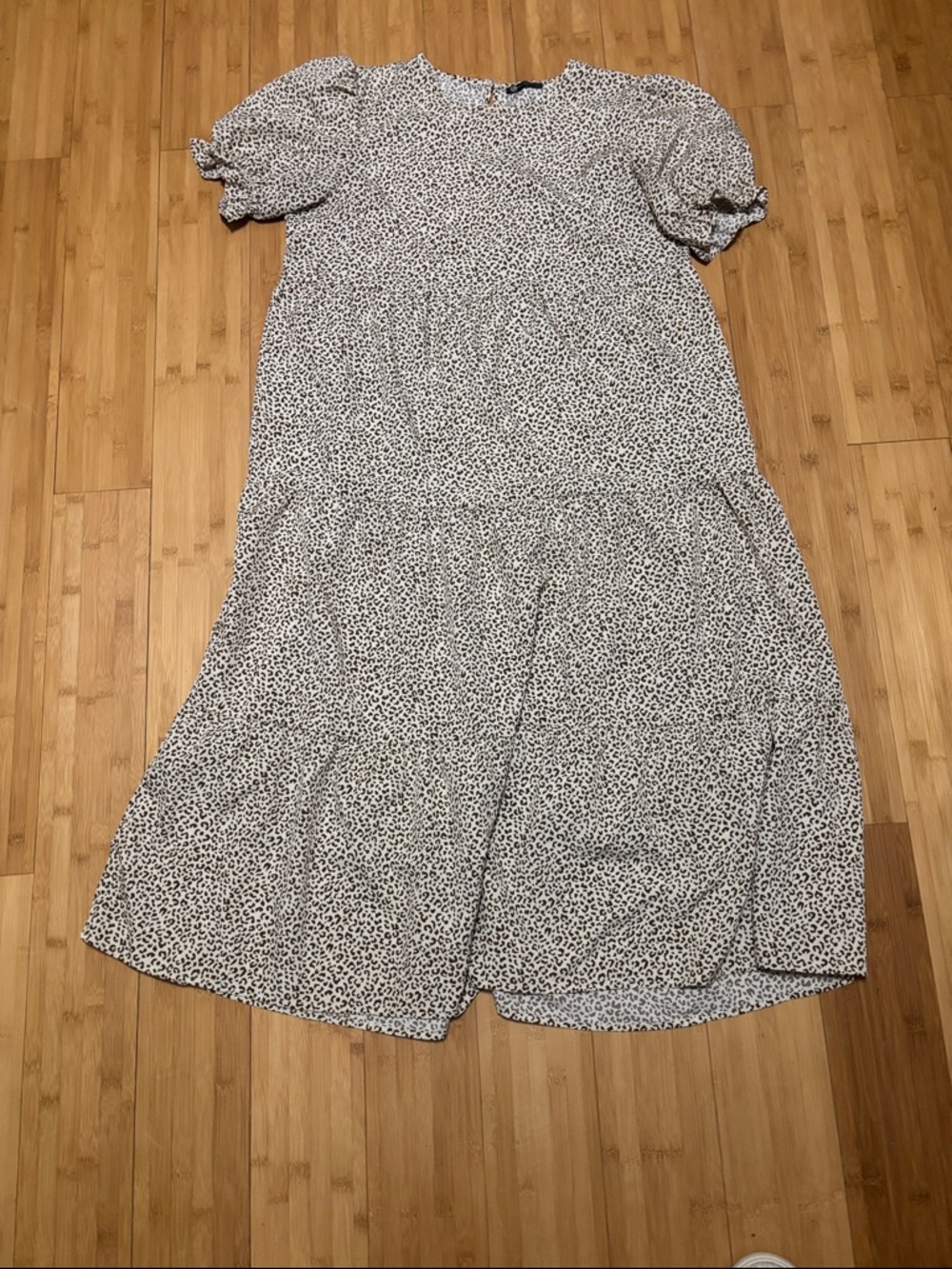 Women’s Leopard Printed Puff-Sleeve Maxi Dress